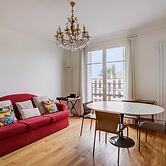 Bright Etoile Bright 2 bed Close to Eiffel Tower Arc the Triomphe et C