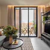 Sant Pau Balcony Trendy 2BR Near Avinguda Gaudí