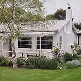 Portsea Paradise Pool and Tennis Court