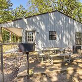 5 Mi to Sardis Lake: Pet-friendly Cabin Rental