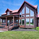 Scenic Getaway w/ Deck: 7 Mi to Mammoth Cave Park!