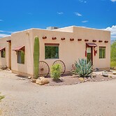 Chic Tucson Casita w/ Deck & Panoramic Views!