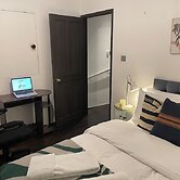 Stepney Green Gated Area with Parking & Garden