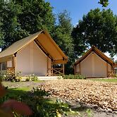 Tent Lodge With Bathroom and Airco, Near a Lake