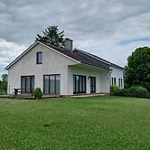 Welcoming Holiday Home With Large Garden