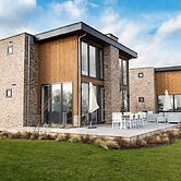 Luxury Villa With Dishwasher