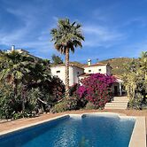 Torre del Mar Hillside Villa