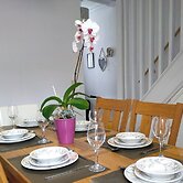 Free Parking/wifi, 3 Beds Sleep 6 Near Uni & Town!