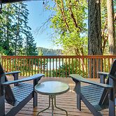 Port Orchard Lakefront Cabin w/ Fire Pit & Grill!