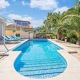 Sunny Poolside Stay in Busot