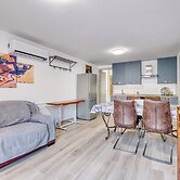 Merlo D - town center & private parking