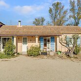 Villa With Swimming Pool in Sorgues