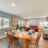 Pet-friendly Moclips Home: Walk to Mocrocks Beach!