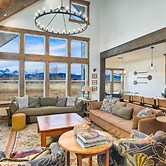 Luxe Tetonia Home w/ Tetons View, Close to Skiing!