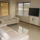 Room-ghouse Room B Ideal For Friends fam