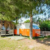 Mona Glamping Caravan Suites