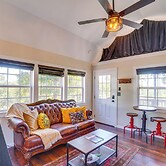 Whimsical Cabin w/ Grill < 4 Mi to Lake Brownwood!
