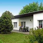 Twin Bungalow at Black Lake, Schwarz