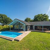 Ferienhaus mit Pool und Sauna am Duemmer See
