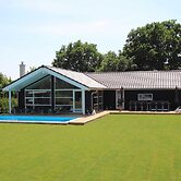 Ferienhaus mit Pool und Sauna am Duemmer See