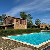 Apartment With Pool and Countryside Views