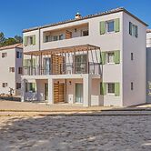 Apartment in Giens With Pool & Beach Access