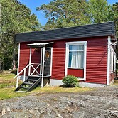 6 Person Holiday Home in Djurhamn
