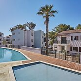 Apartment in Giens With Pool & Beaches Nearby