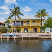 Beautiful House Located In The Prestigious Neighborhood Of Port Antigu