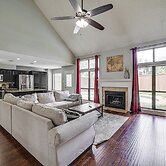 10 Mi to Lake Lewisville: Carrollton Home w/ Pool