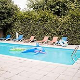 Spacious Chalet in a Rural Location Near Giethoorn