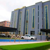 LINTOC HOTEL & SUITES LTD