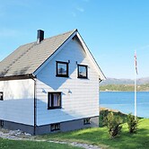 6 Person Holiday Home in Sandhornoy