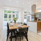 Spacious House With Parking Near Heaton Park