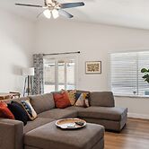 Beautifully Renovated Glendale Retreat 3 Bedroom Home by RedAwning