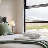 StayAU Charming 4BR Retreat Wyndham Vale