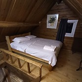 Rustic Beaverfoot Lodge Woodland Cabin