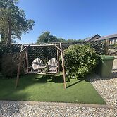 Stunning 4 Bed Pet Friendly Cottage With Hot Tub