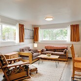 6 Mi to Dtwn: Bright & Airy Anchorage Getaway!