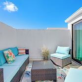 Bright Englewood Gem: Rooftop Patio, Walk to Beach