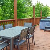 Campton Cottage w/ Hot Tub, Near Hiking + Climbing