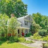 Historic Catskills Farmhouse: Ski, Hike & Relax!