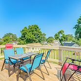 Rockville Home w/ Spacious Yard: 17 Mi to DC!