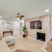 Away in Paris Retreat w/ Workspace, 2 Mi to Dtwn