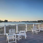 Pet-friendly Ocean View Condo w/ Community Perks!