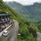 Kuari Pass Inn