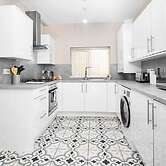 Cosy 3-bed House in Birmingham With Free Parking