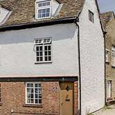 4 BR & 2 Bathroom House Parking Garden St Neots Town Centre