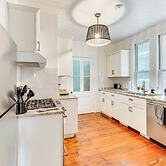 Charming Victorian Retreat w/ Hudson River Views