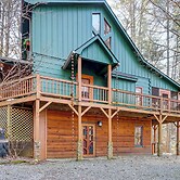 Secluded Cherry Log Cabin w/ Hot Tub + Swings!